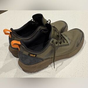 NEW Men’s 8.5 Teva Low Hiking Shoe
